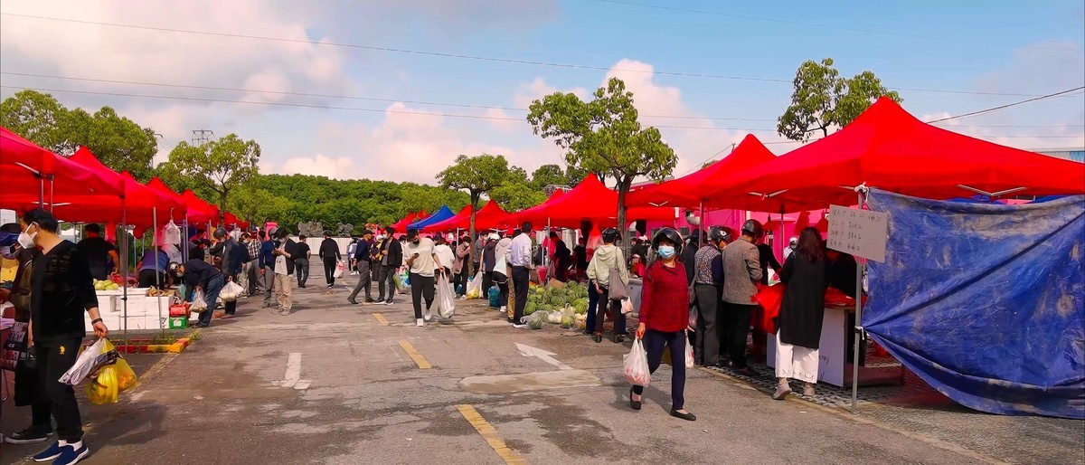 手机视频截图 魔都刚刚燃起的人间烟火气息