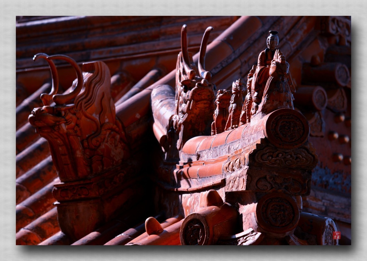 瓦楞间闪辉煌 细节处见璀璨 （12图）