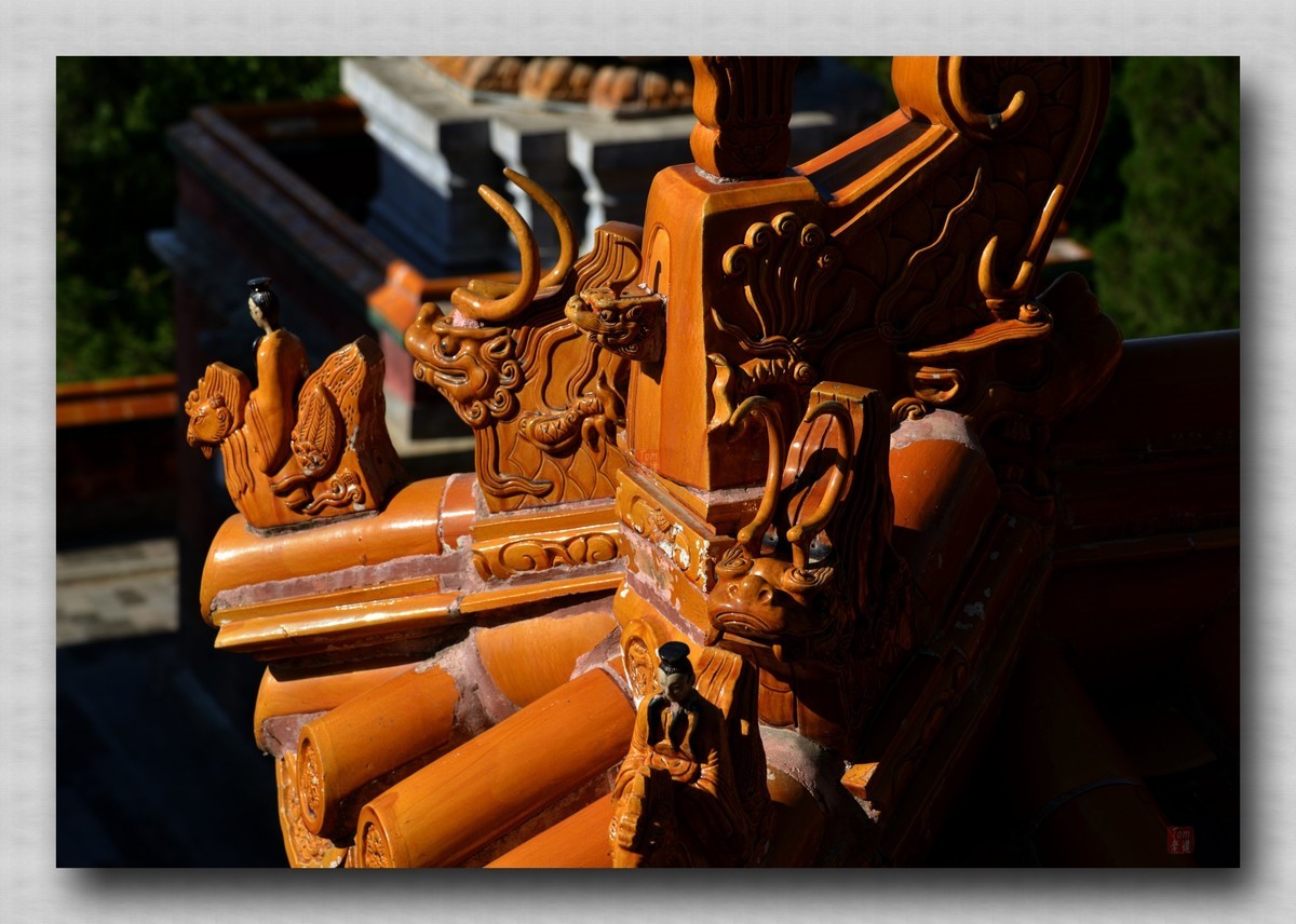 瓦楞间闪辉煌 细节处见璀璨 （12图）