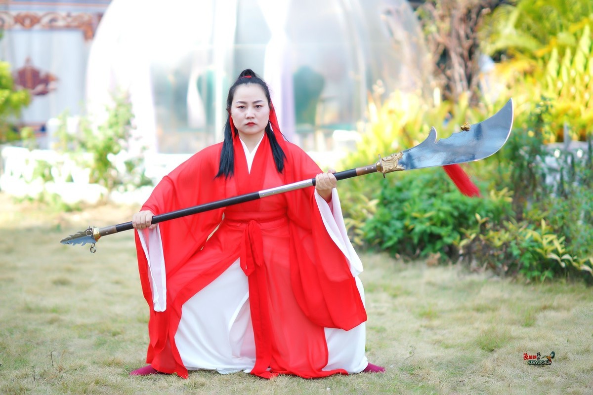 【大关刀美女】---超超