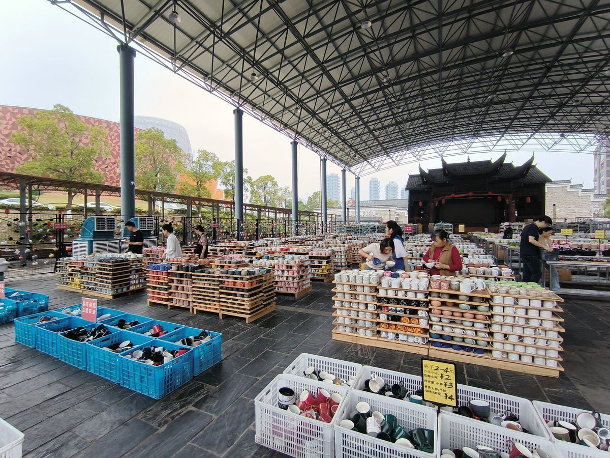 漫步星城 走街串巷（540）欢乐捡瓷