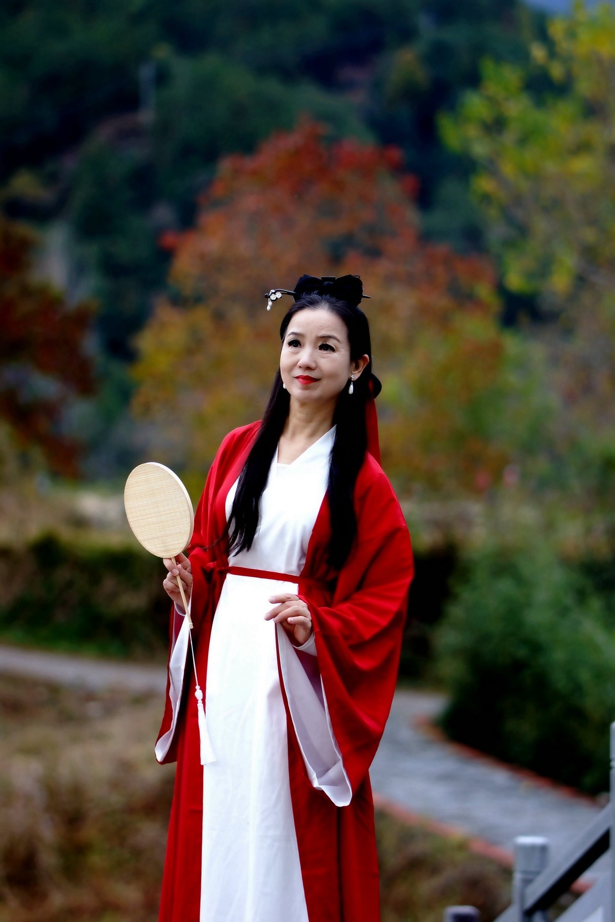 环境人像圣人堂赏秋美女