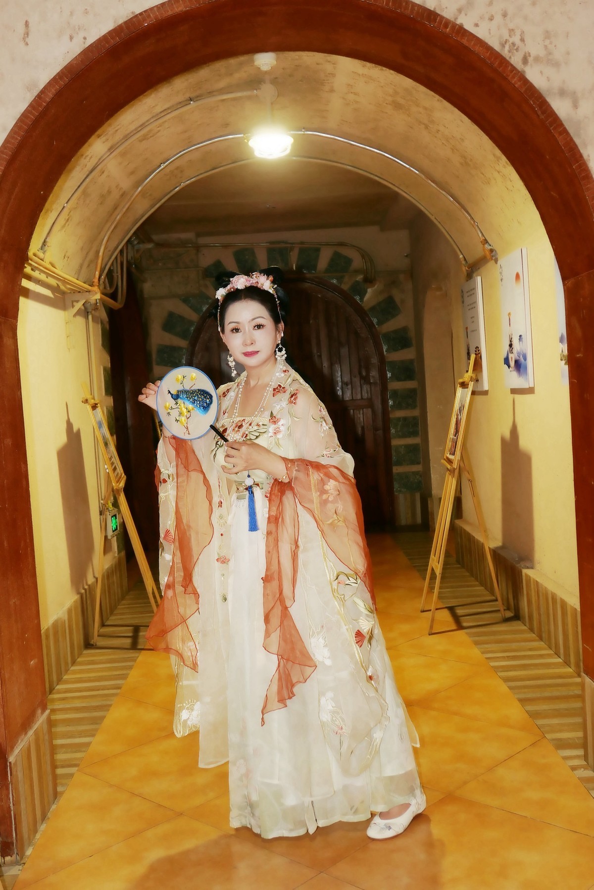 室内环境人像---酒文化博物馆中的古典美女！