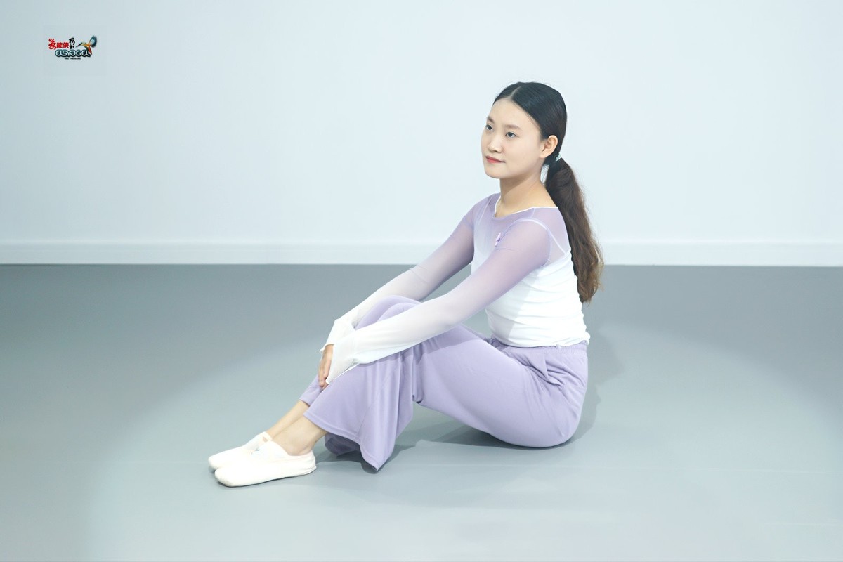 【清秀舞蹈女生】---小朱