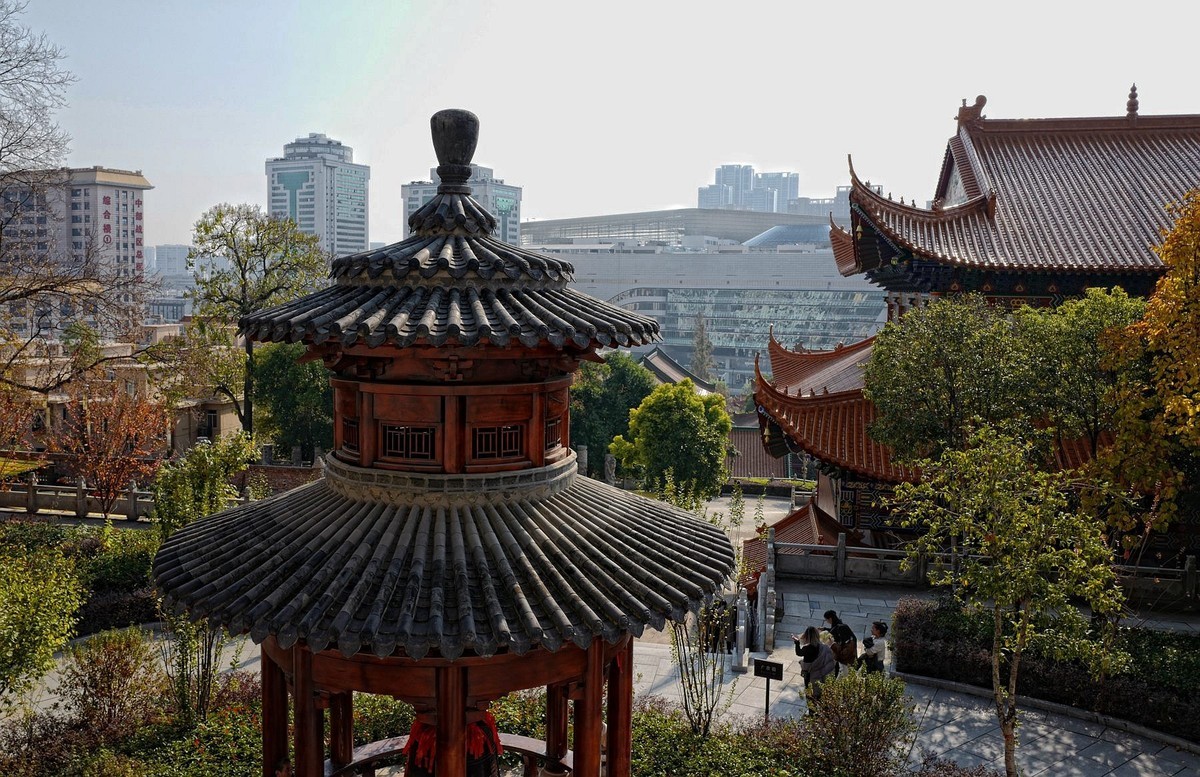 宝通寺的风光四