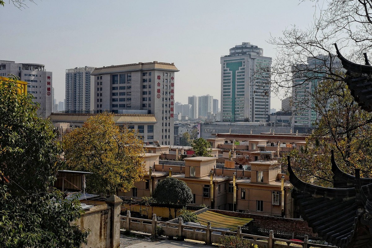 宝通寺的风光四