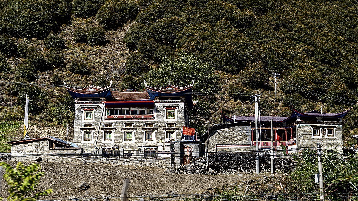 行走在318国道--新都桥段【2】