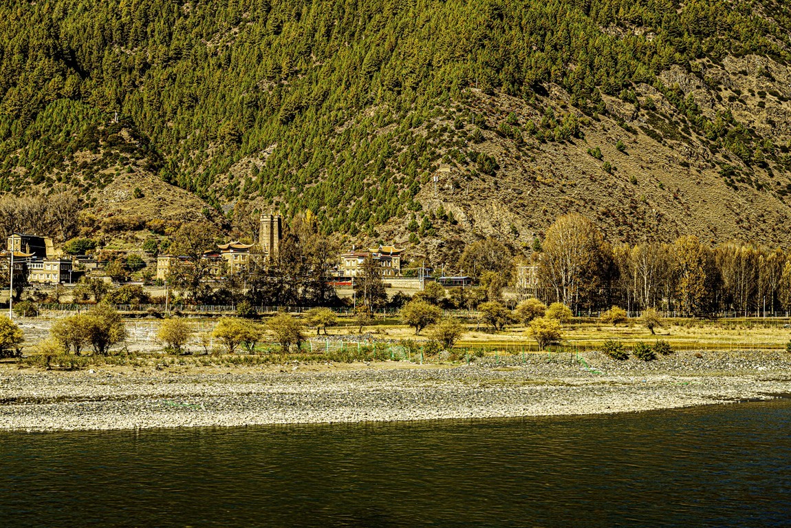 行走在318国道--新都桥段【2】