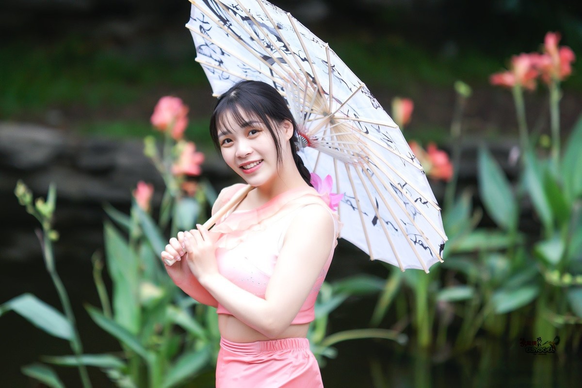 【粉色傣族少女】---佳佳