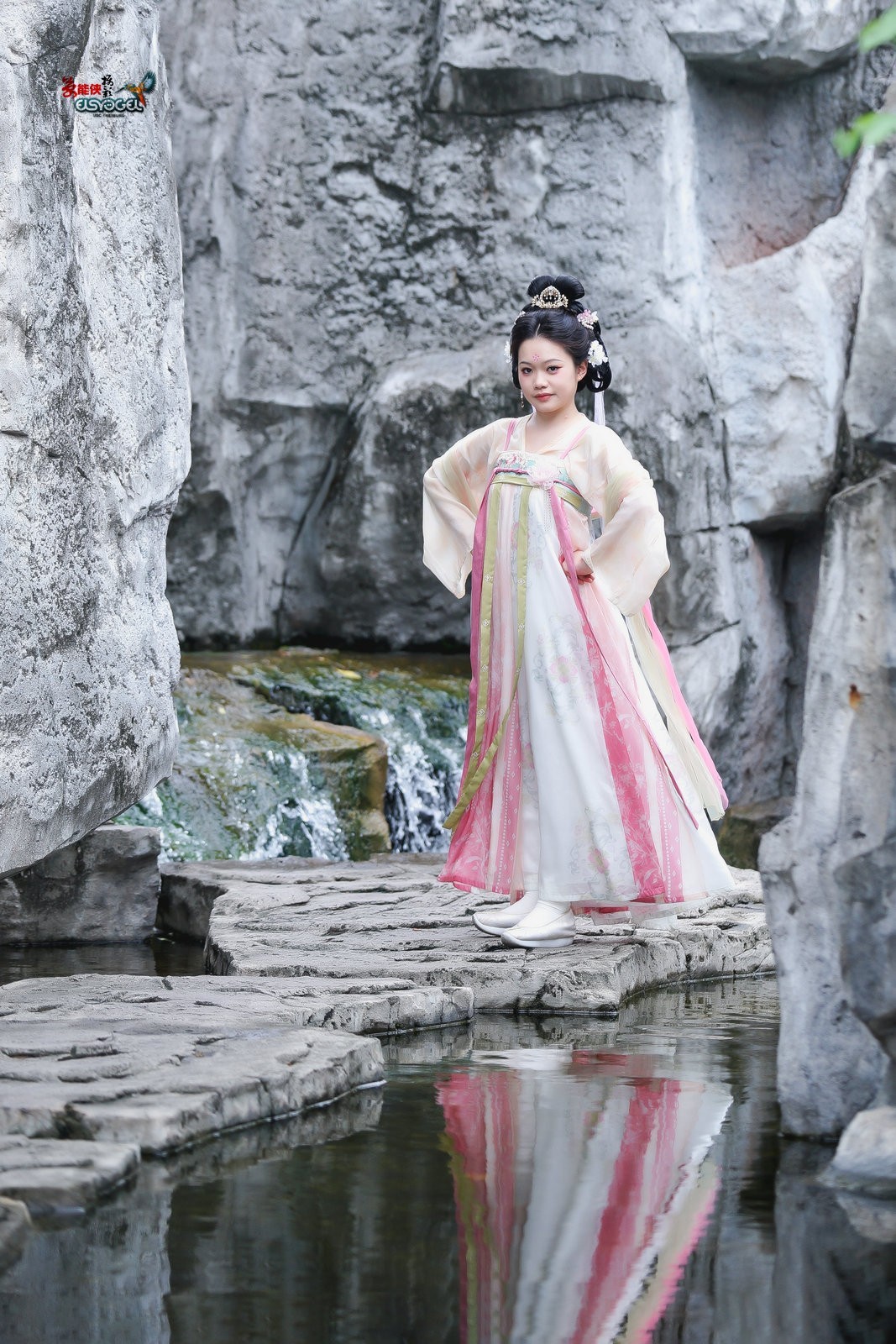 【山间少女】---小越