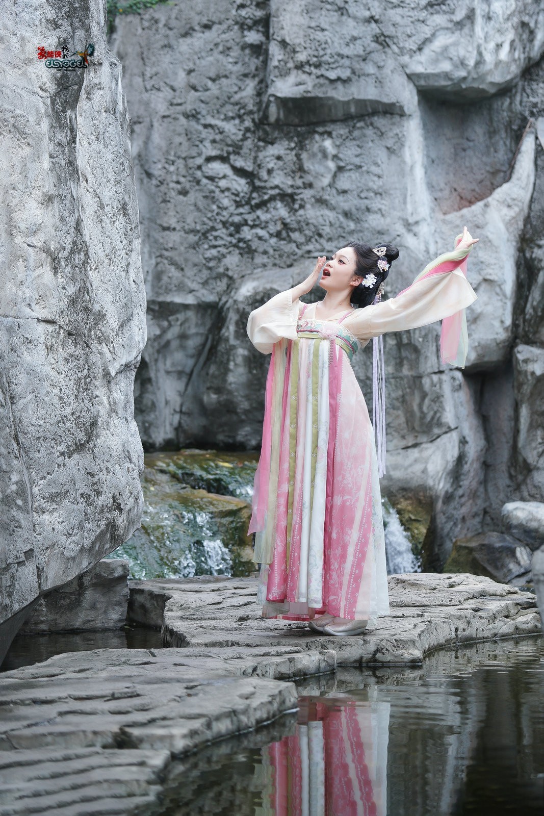 【山间少女】---小越