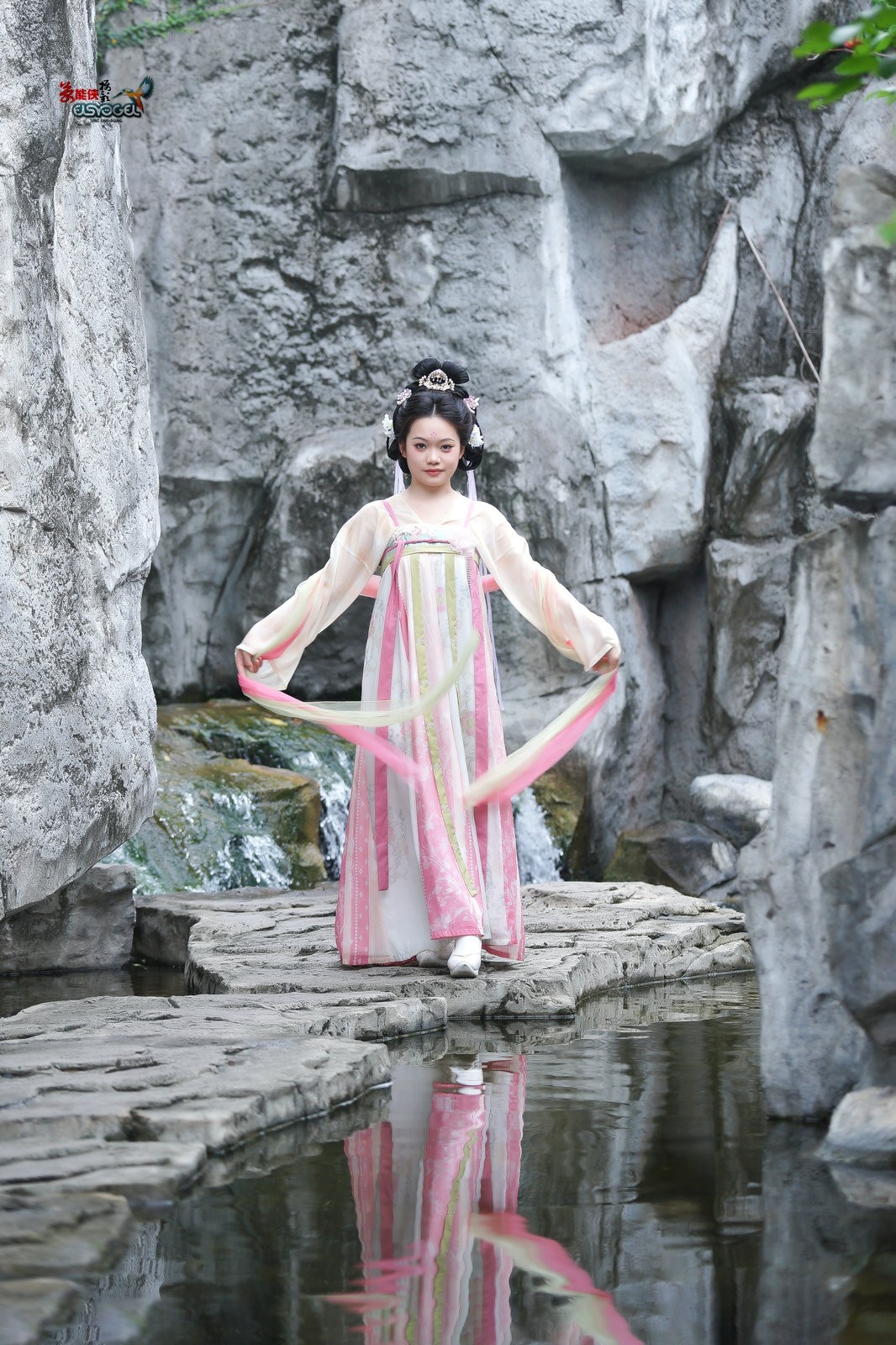 【山间少女】---小越