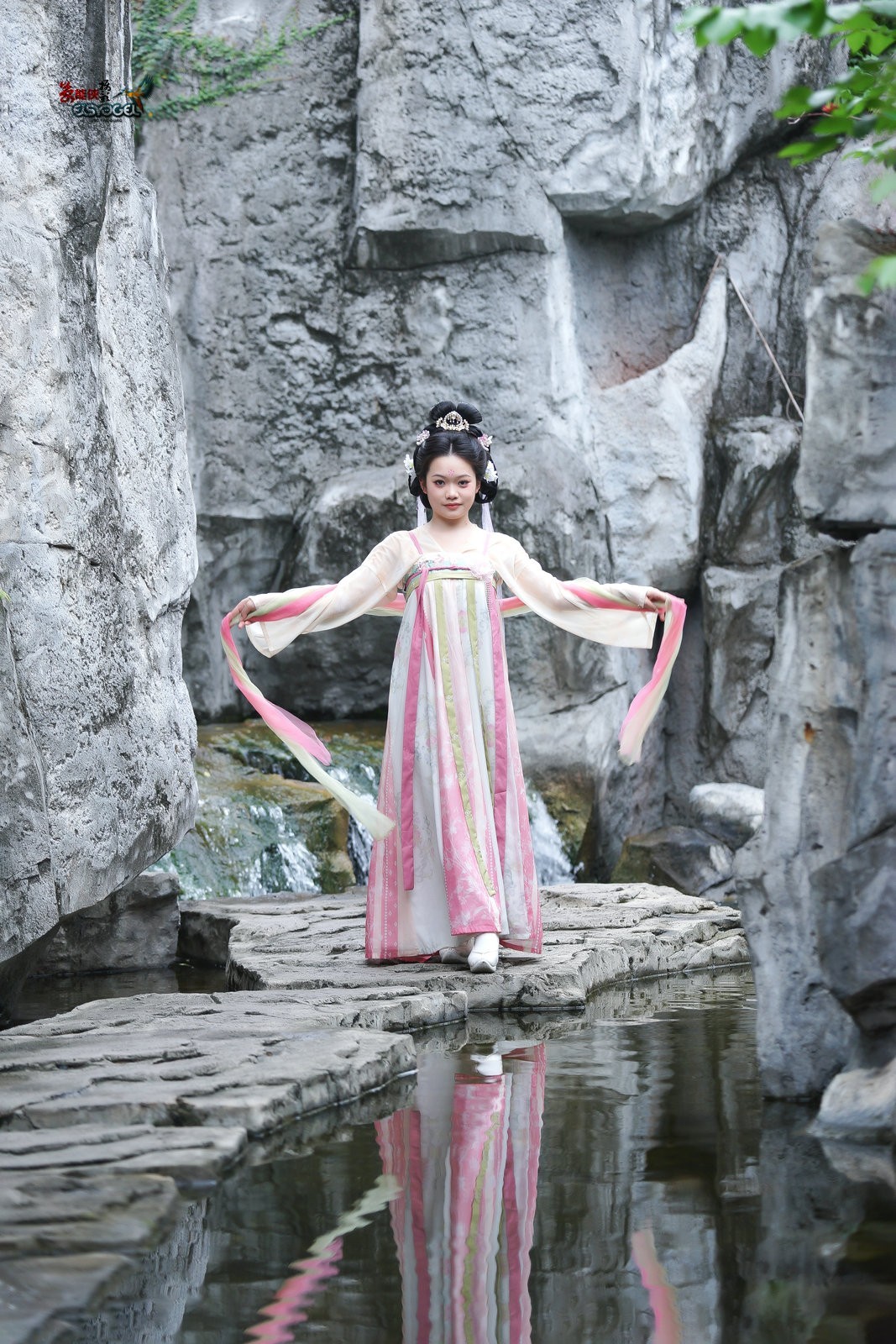 【山间少女】---小越