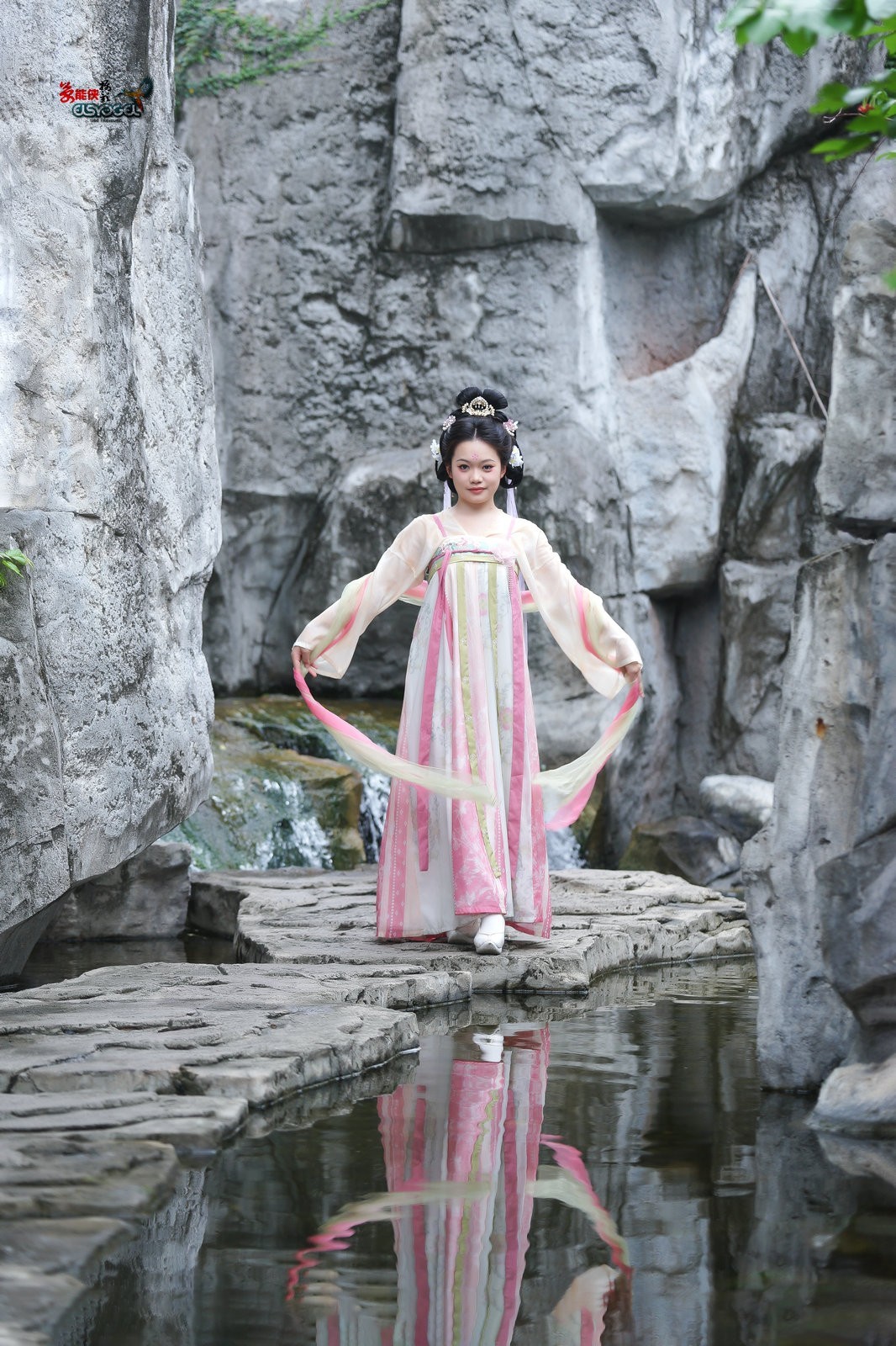 【山间少女】---小越