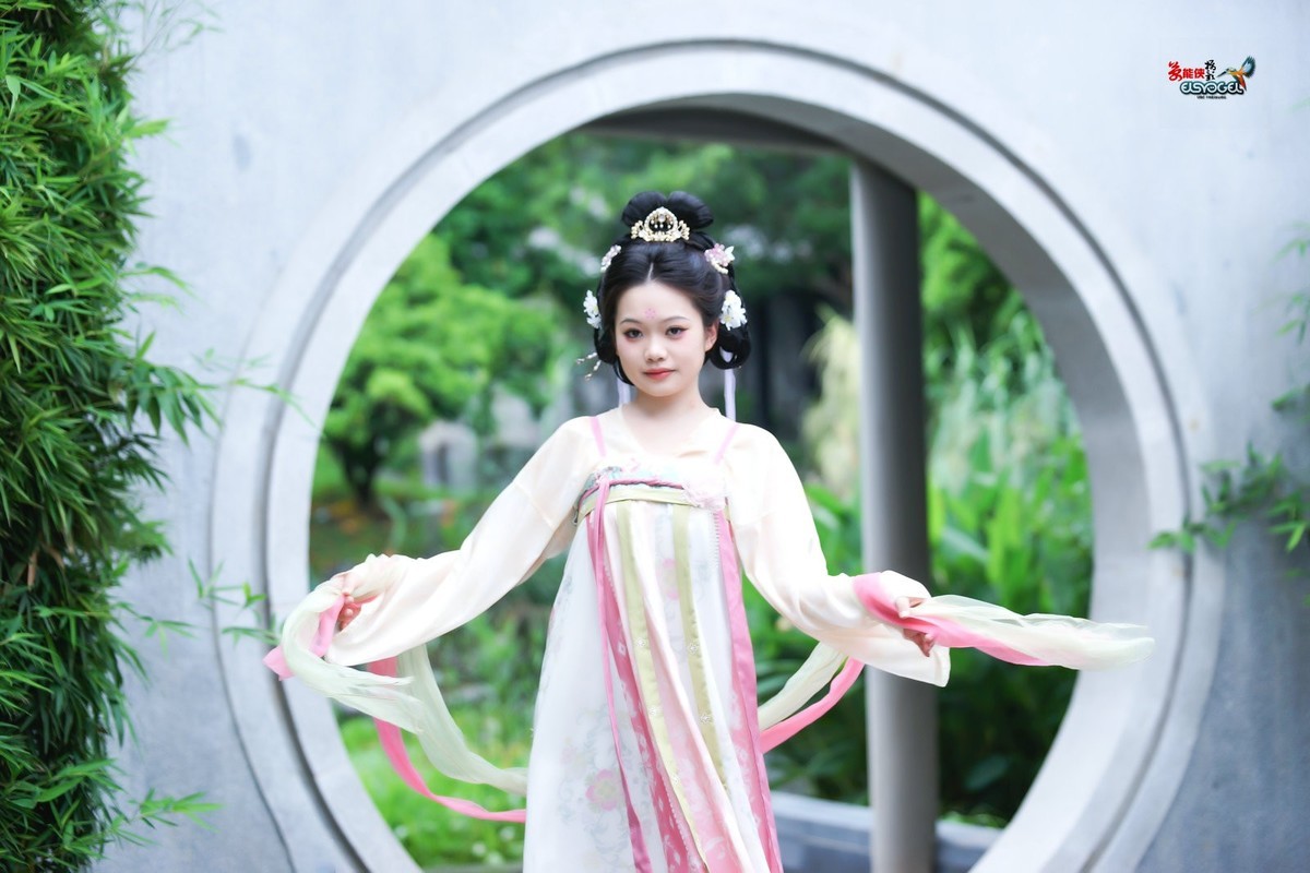 【山间少女】---小越