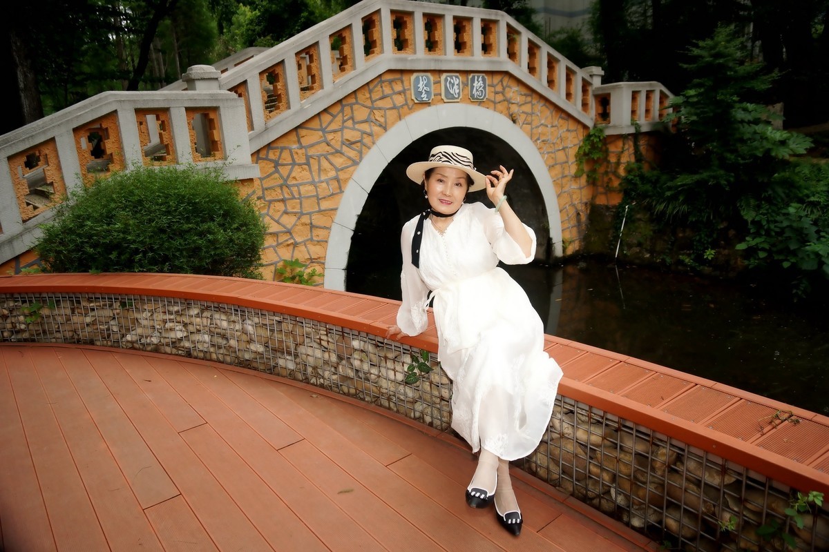 环境人像---休闲在植物园！