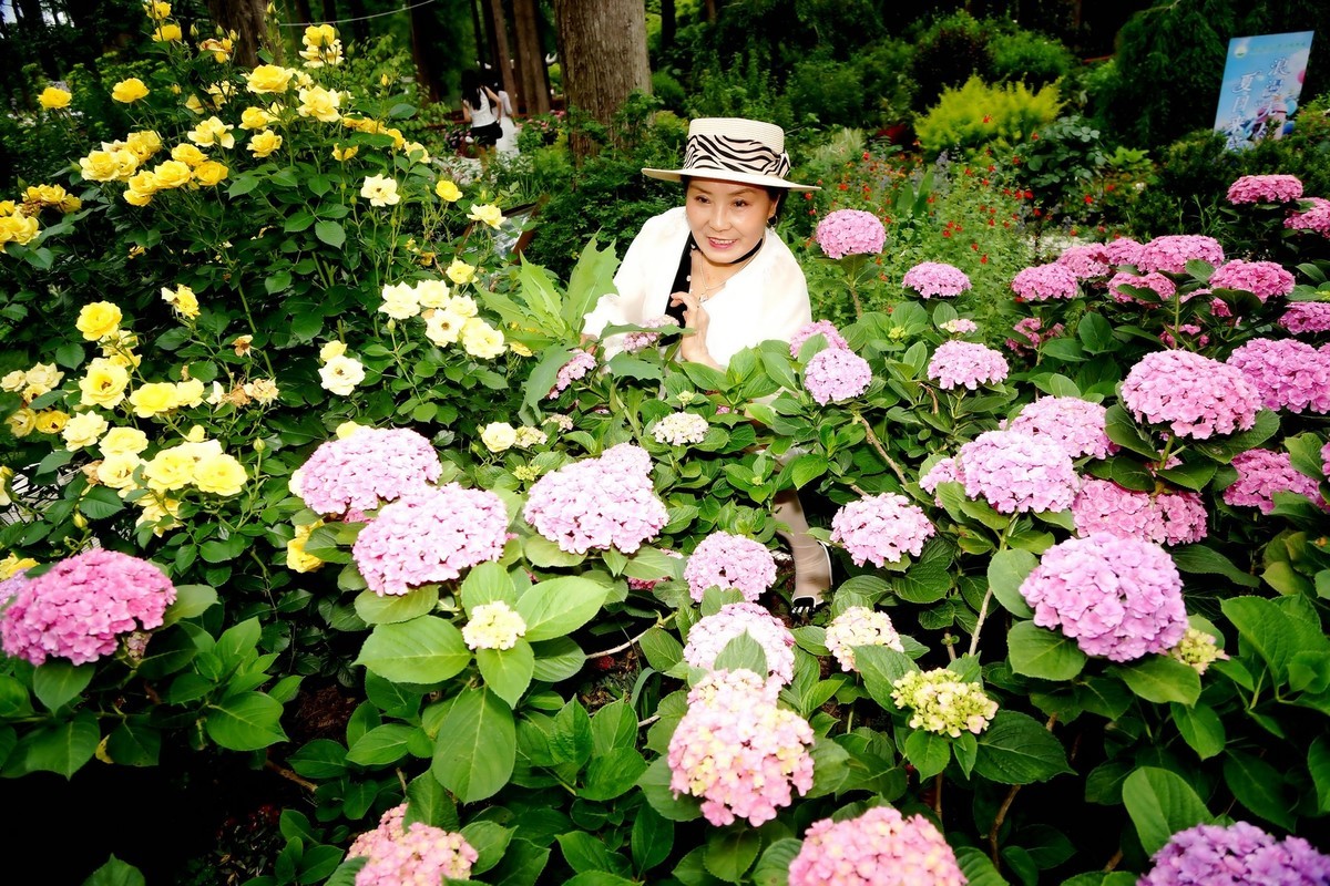环境人像---休闲在植物园！