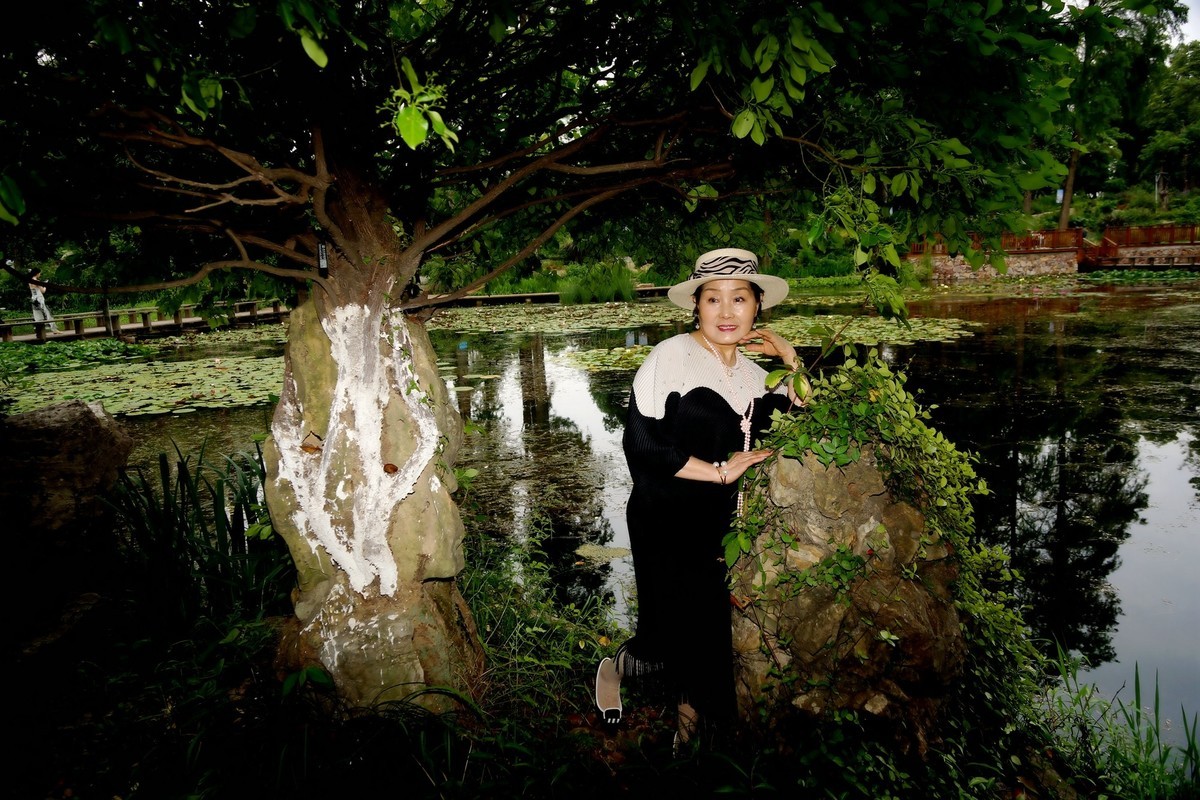 环境人像---休闲在植物园！