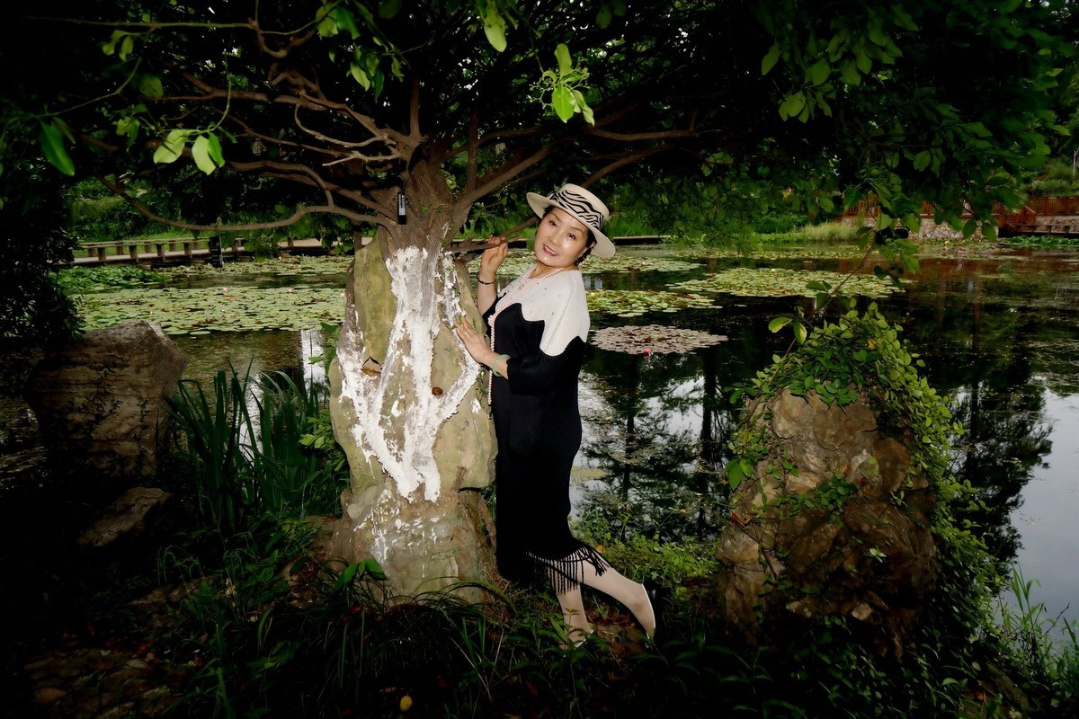 环境人像---休闲在植物园！