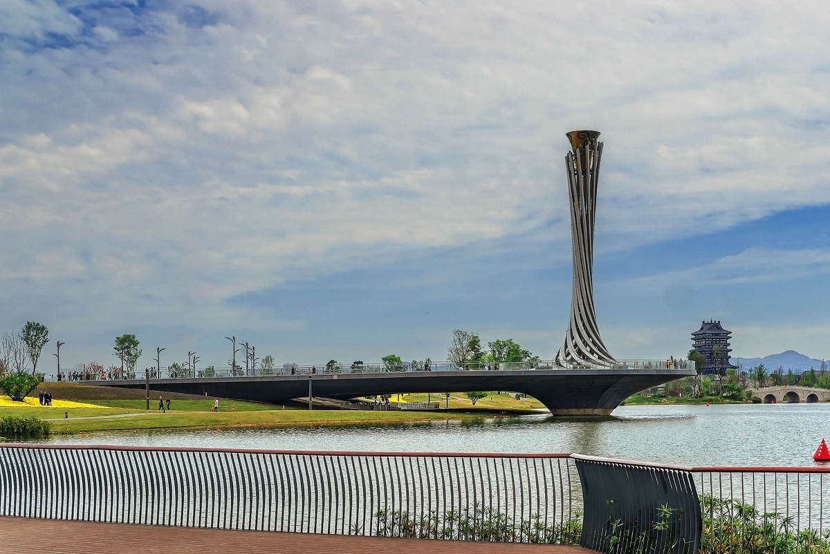 #一张照片一座城#雪山下的花园城市 · 成都风光