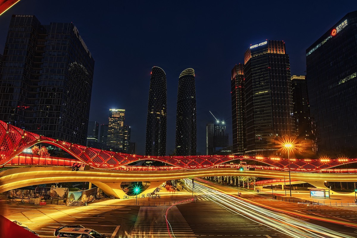 #一张照片一座城#雪山下的花园城市 · 成都风光