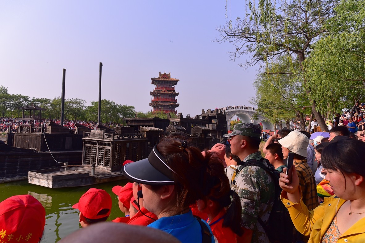 开封清明上河园一日游