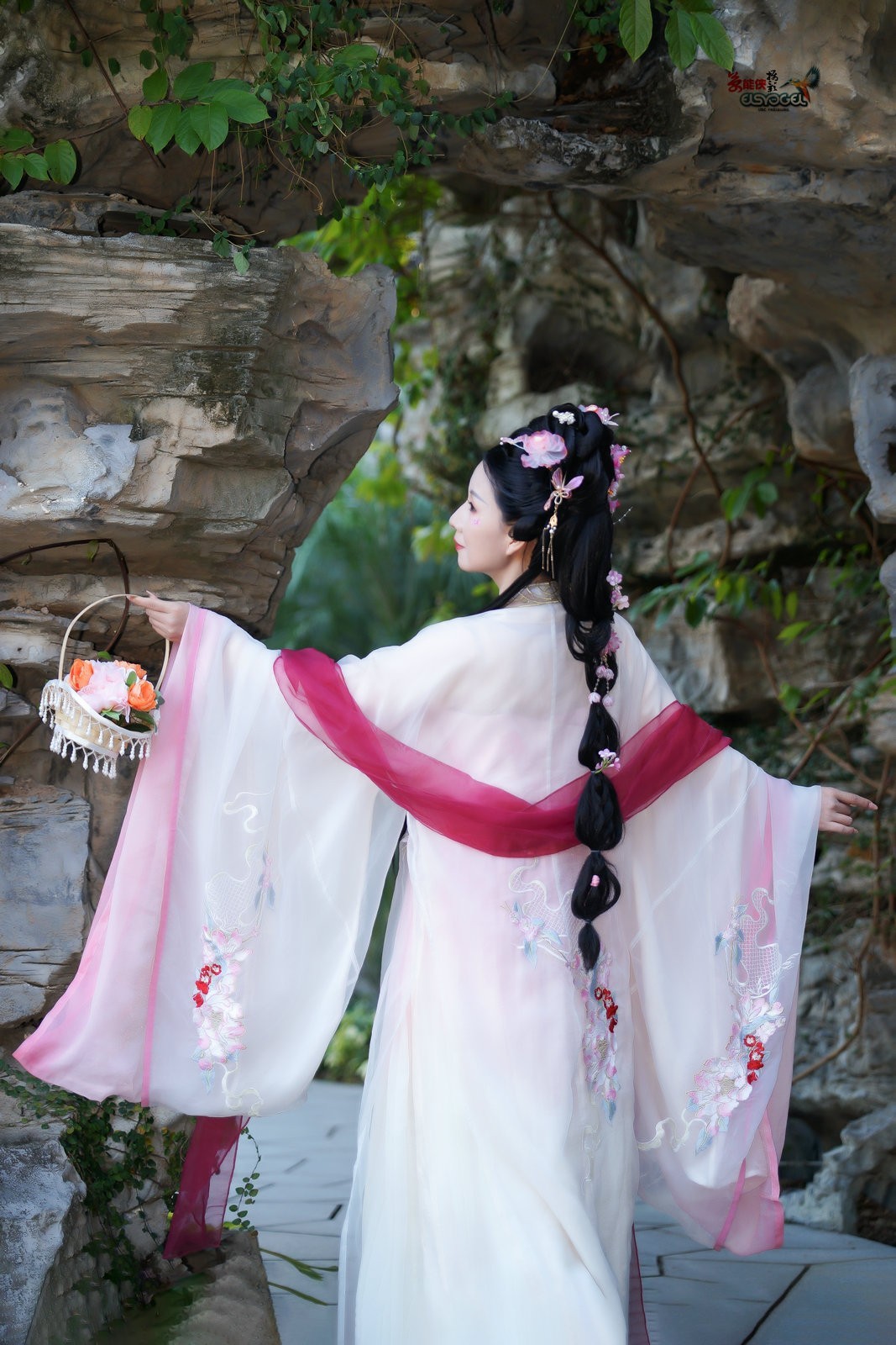 【后花园仙女】--- 婉灵