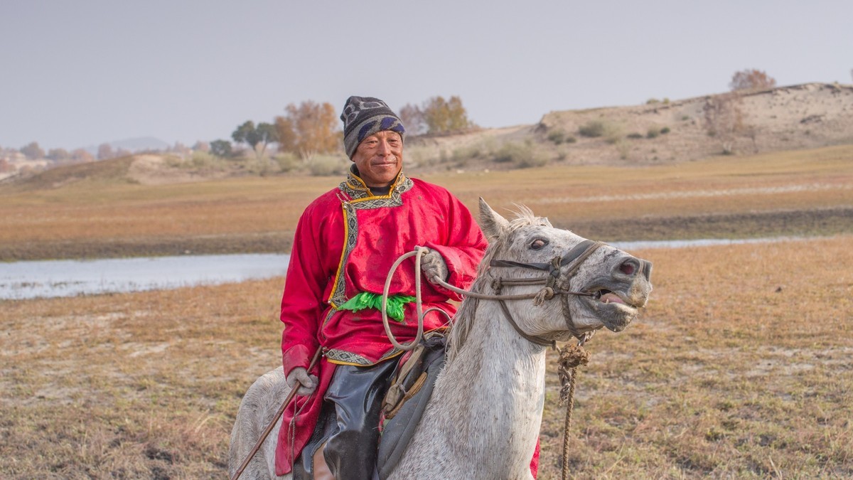 秋天的克什克腾旗------疾马飞浪