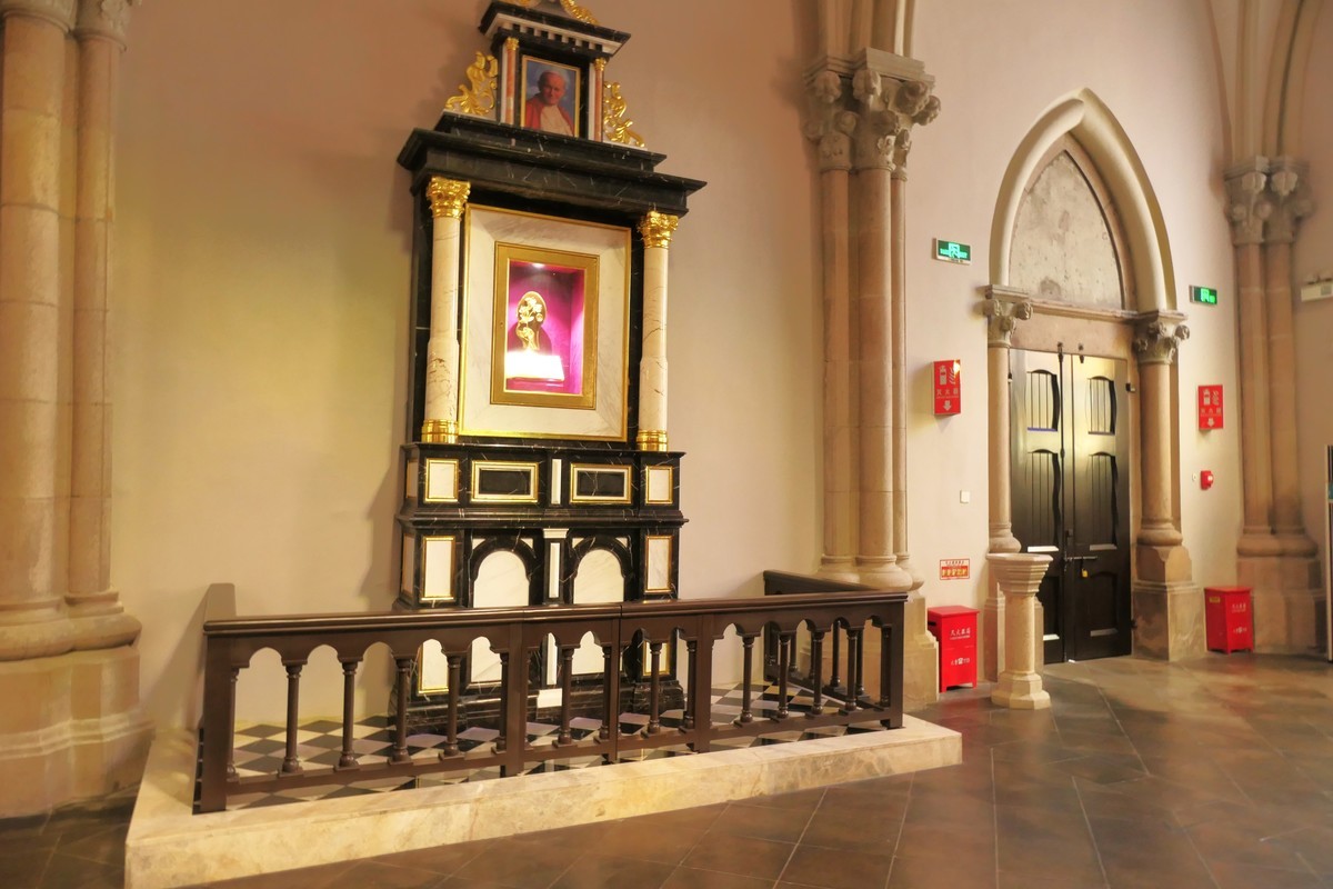 【上海徐家汇天主教堂】