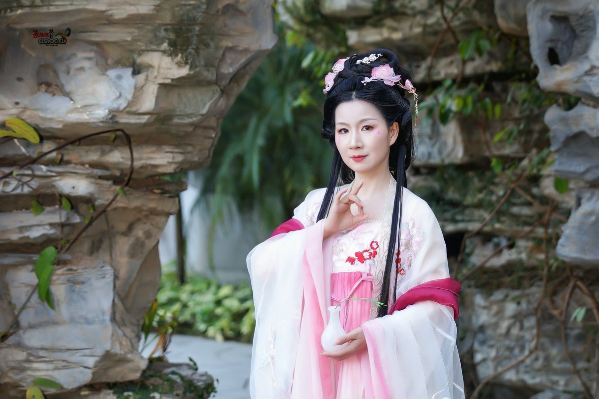 【后花园仙女】--- 婉灵