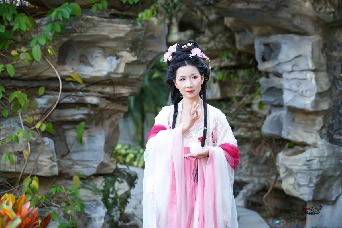 【后花园仙女】--- 婉灵