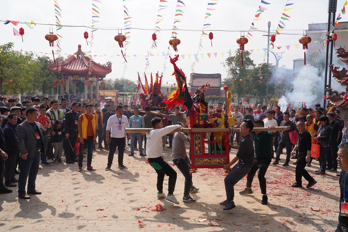 闽南习俗正月迎神赛会