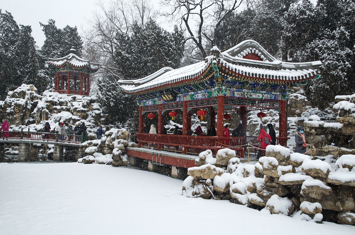 天公再降鹅毛雪  太后重游自家园