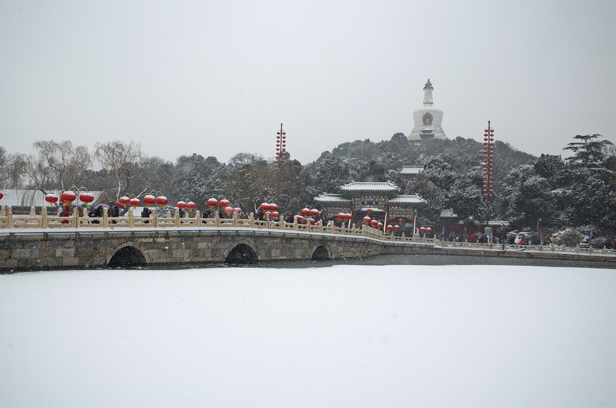 天公再降鹅毛雪  太后重游自家园