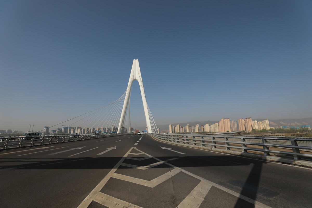 太原市汾河公园上的桥