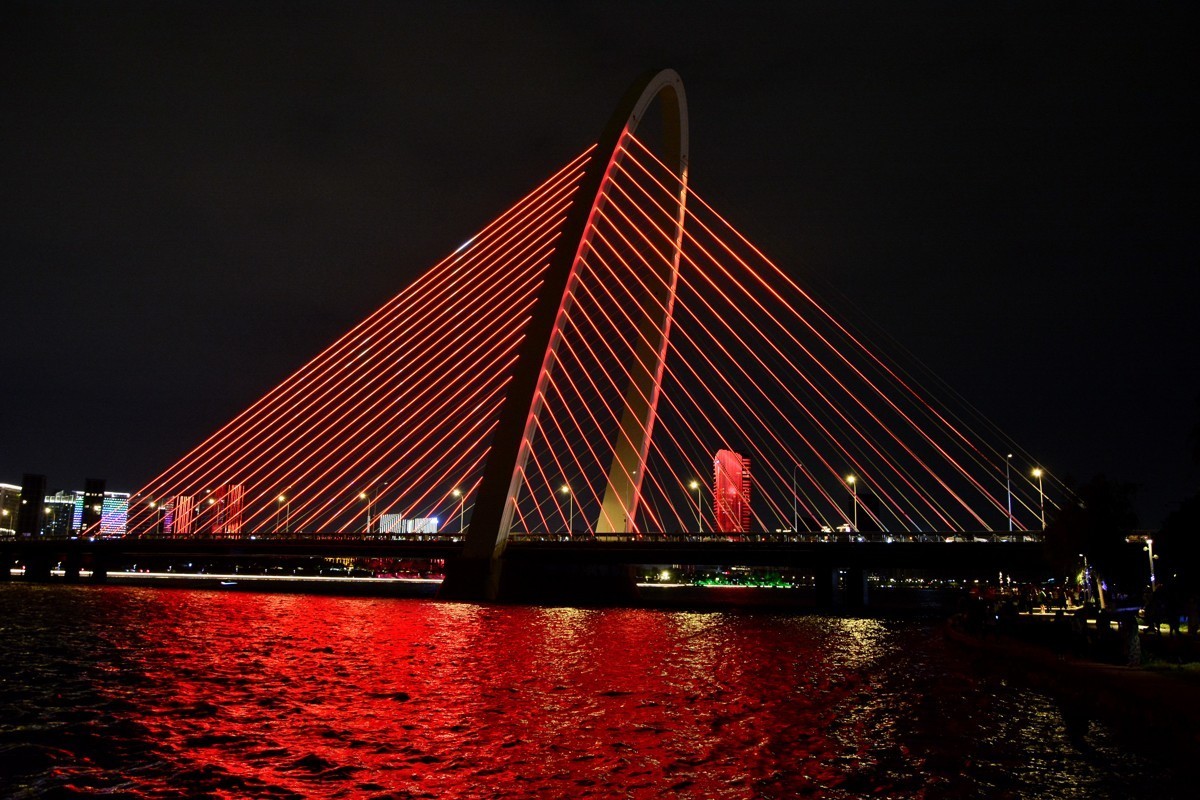 西安网红打卡地---后海彩虹桥