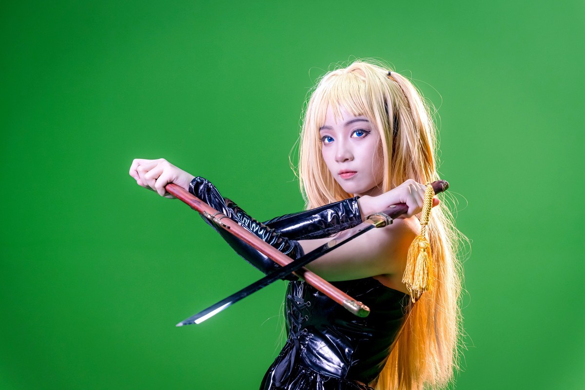 舞刀弄剑的洛丽塔——Z7ii+Z24-120f/4棚拍片