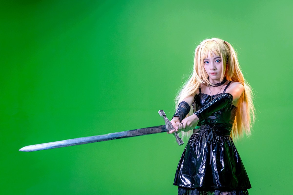 舞刀弄剑的洛丽塔——Z7ii+Z24-120f/4棚拍片