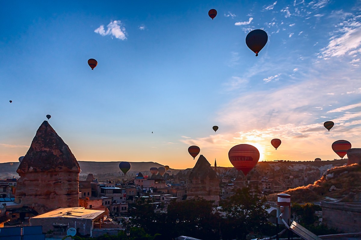 海外风情 ：土耳其 · 卡帕多奇亚 · 格雷梅 · 继续追拍热气球