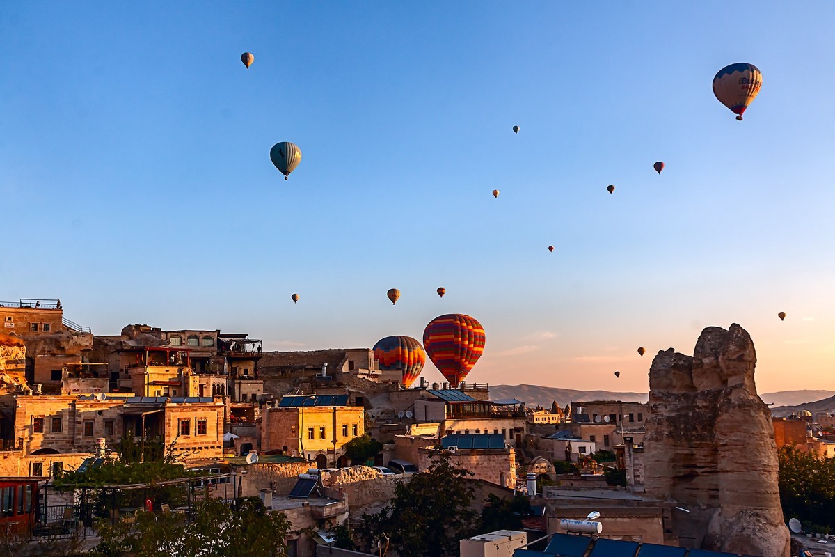 海外风情 ：土耳其 · 卡帕多奇亚 · 格雷梅 · 继续追拍热气球