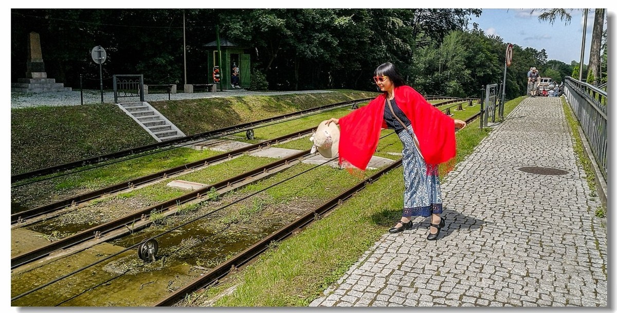 湿地人影（波兰）