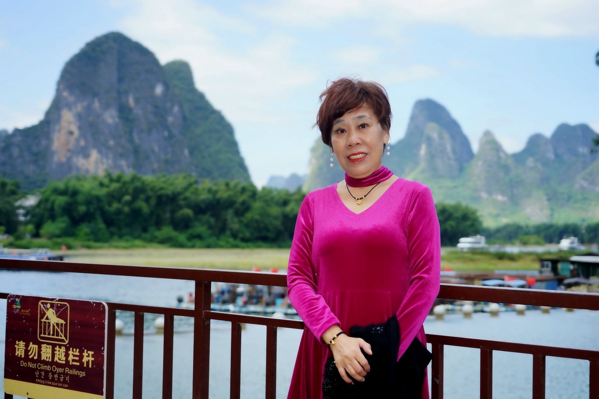 环境人像广西阳朔旅游的美女们