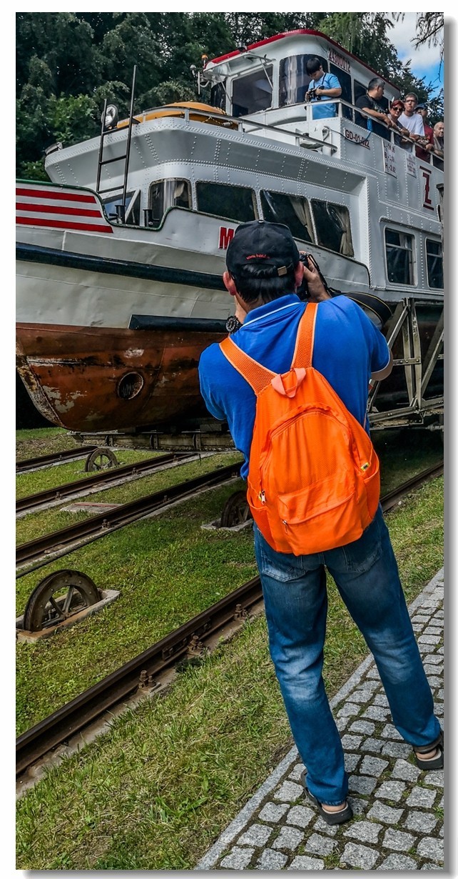 湿地人影（波兰）