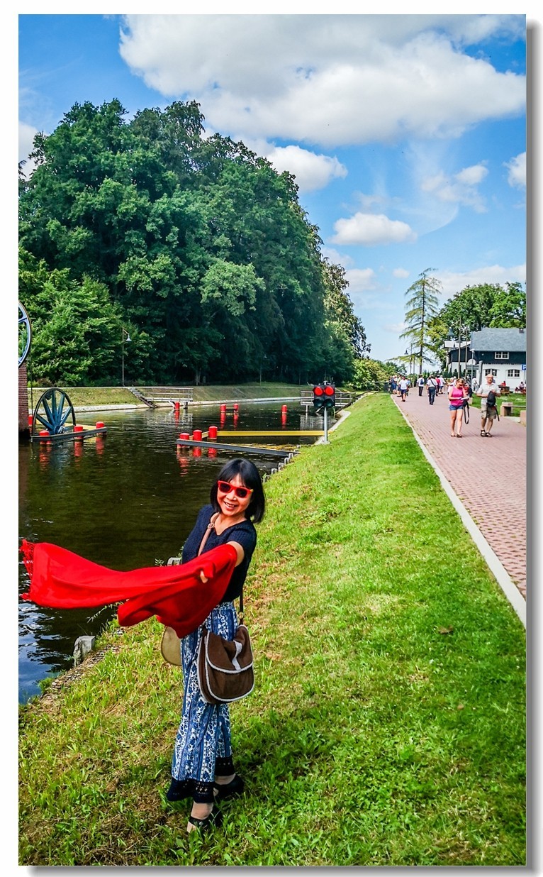 湿地人影（波兰）