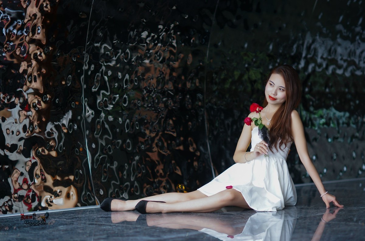 【时光隧道美女】---一臻