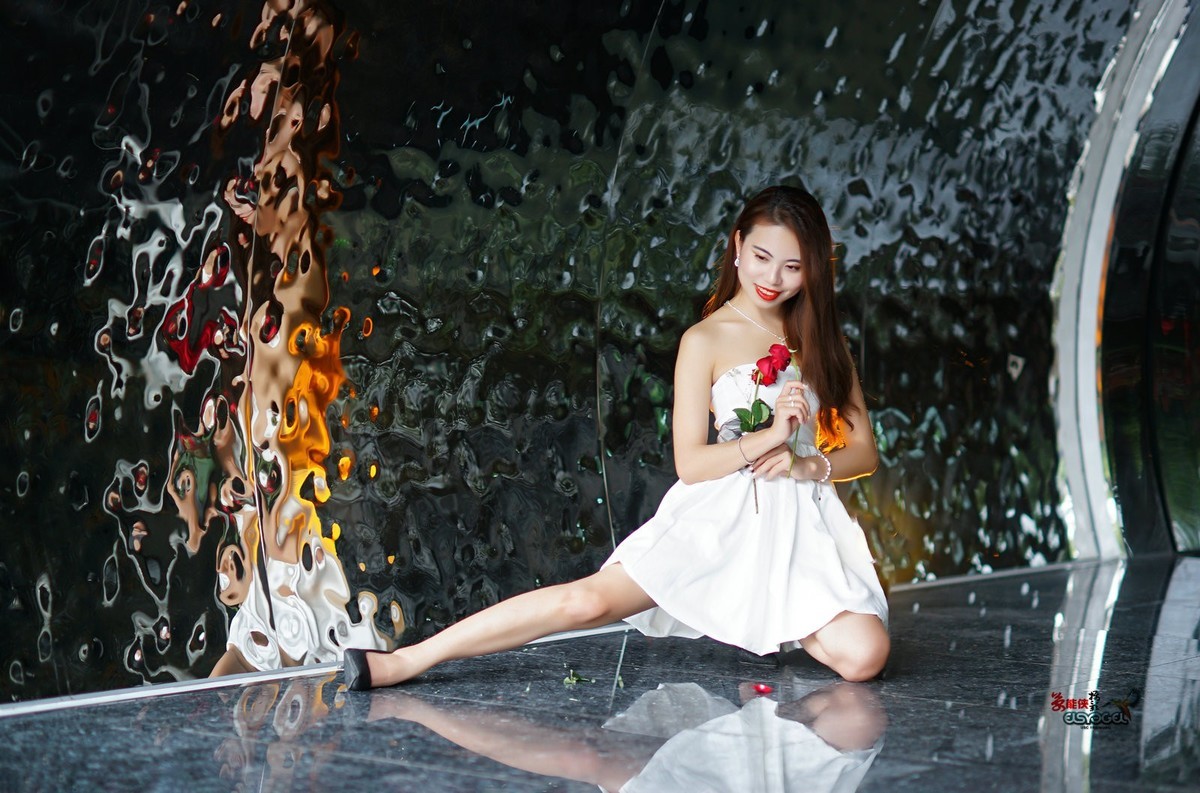 【时光隧道美女】---一臻