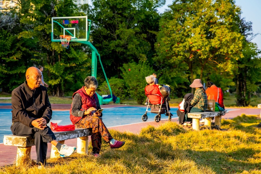 享受阳光下的幸福