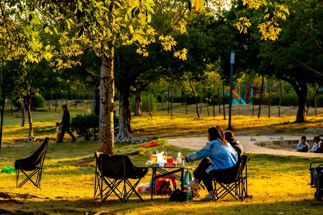 享受阳光下的幸福