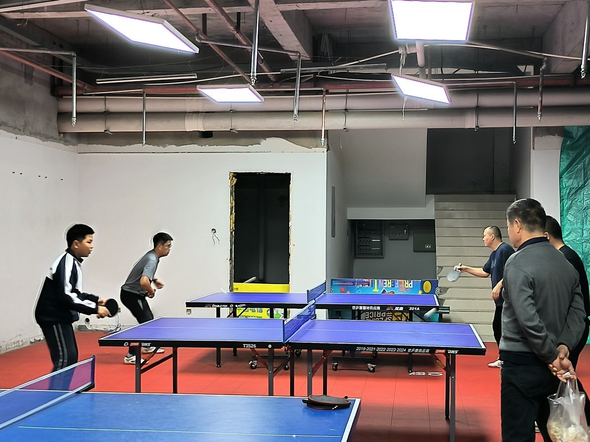 漫步星城 走街串巷（659）灯火通明照夜长