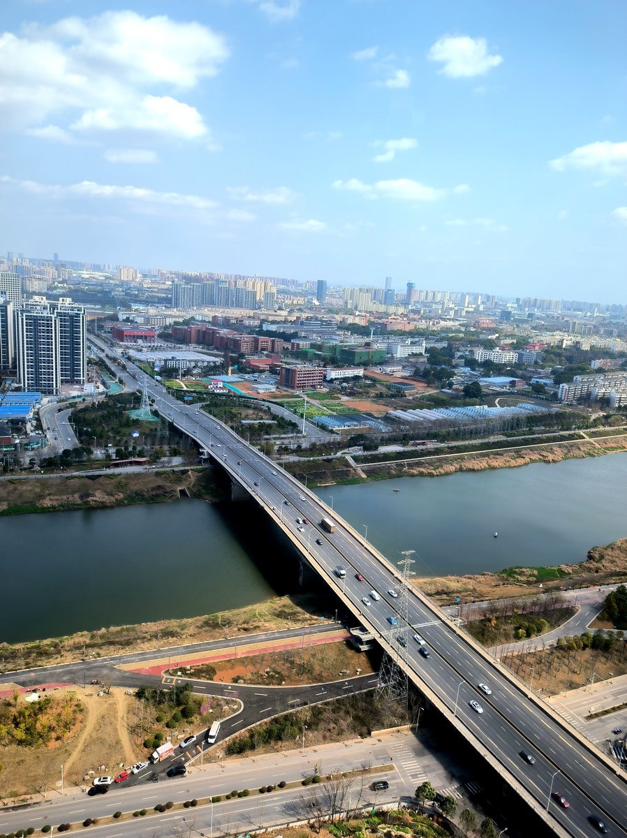 漫步星城 走街串巷（659）灯火通明照夜长